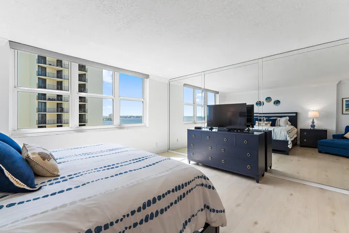 060-5440NOceanDr-PH205-SingerIsland-FULL