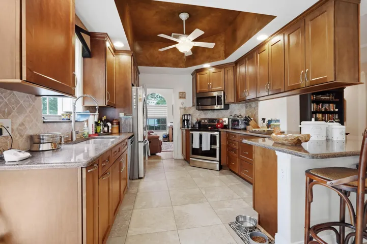 16 Kitchen 01