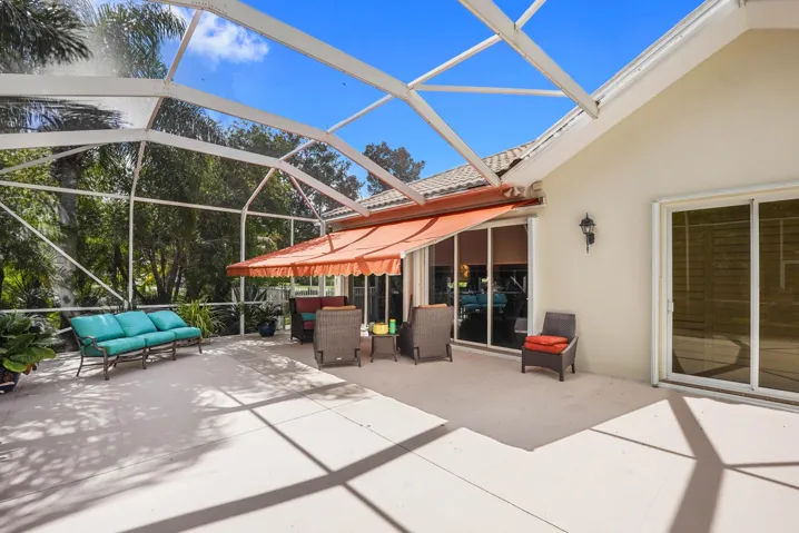 28 Patio 01