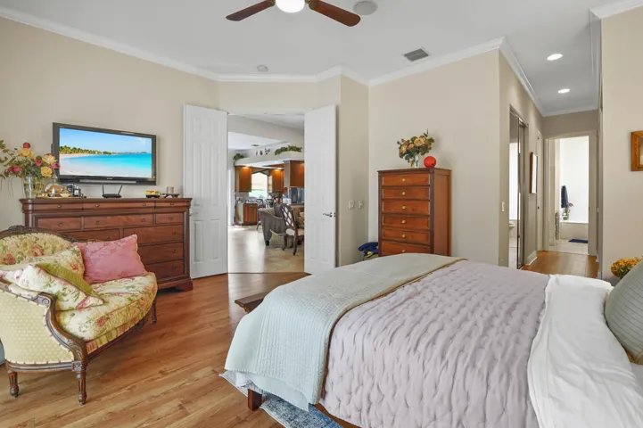 26 Bedroom 05