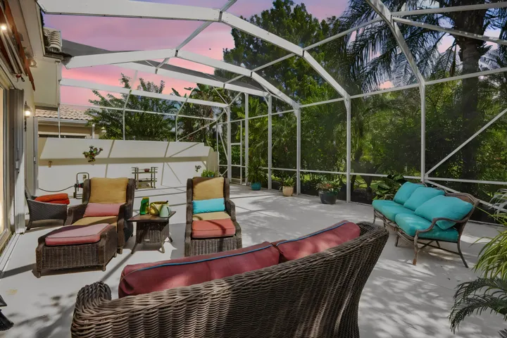 30-Patio-03_TW