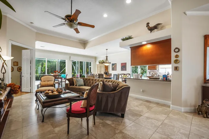 11 Living room 02