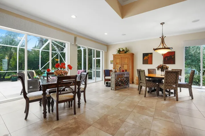14 Dining room 03