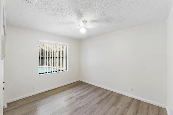 11932 nw 2nd st_053