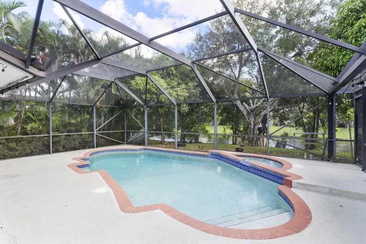 11932 nw 2nd st_021