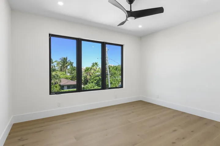 049-048-2856 NE 26th St-1499x1000