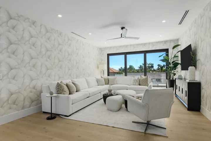 043-063-2856 NE 26th St-1499x1000