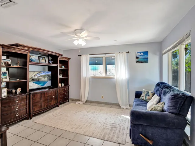 Guest House - Living Area