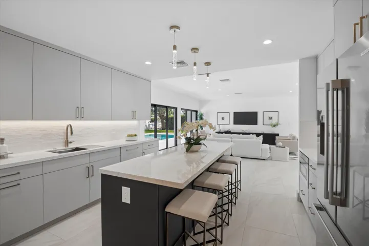 12-Bertanzetti-3111 NE 55th St-12