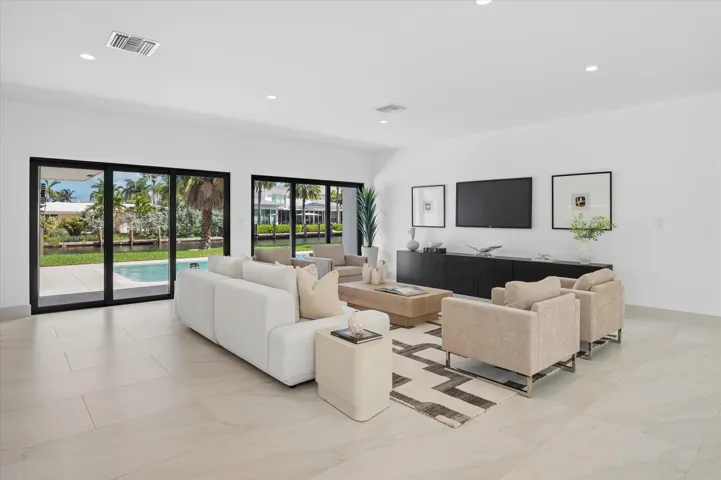 05-Bertanzetti-3111 NE 55th St-5