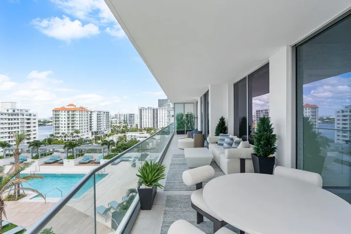 151 N Seabreeze Blvd 602_051