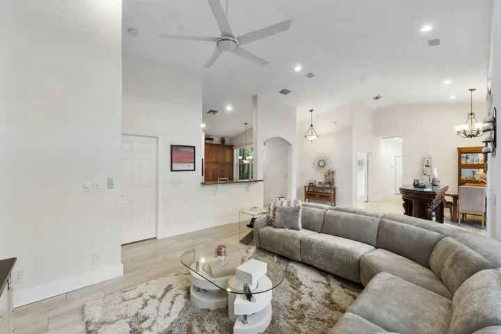 *5839 NW 120th Ave_025
