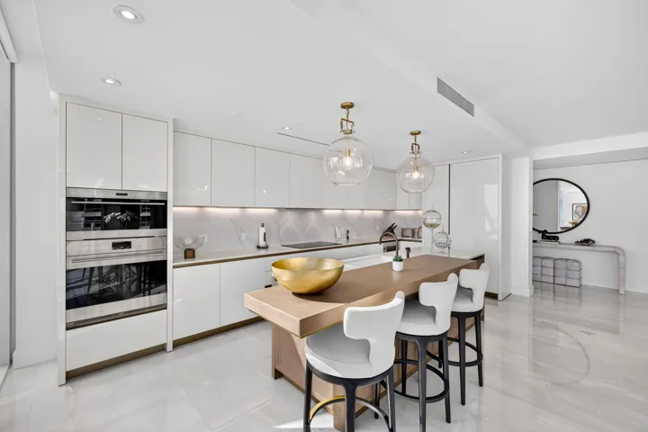 Eat In Kitchen