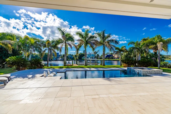 Pool & Spa