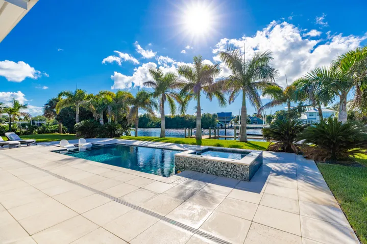 Pool & Spa