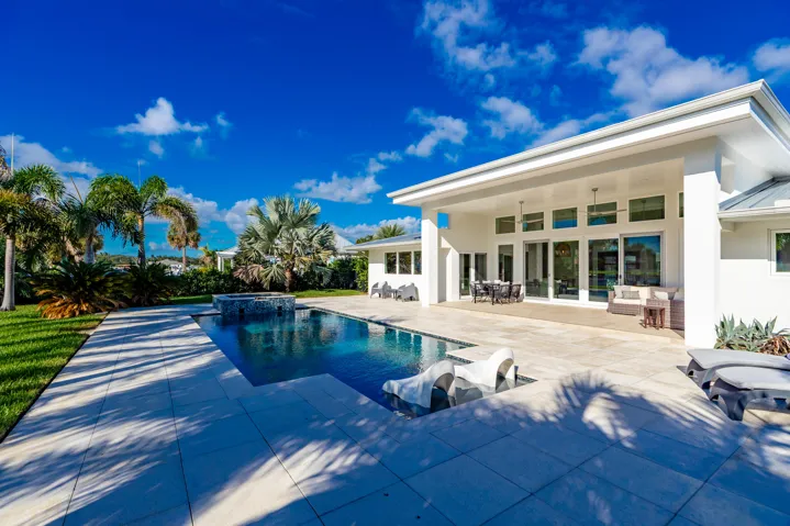 Pool & Spa