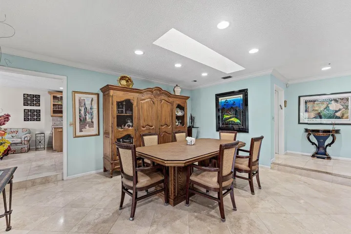 018-16821RoseAppleDrive