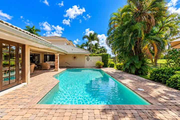 039-16821RoseAppleDrive