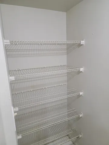 1000038221