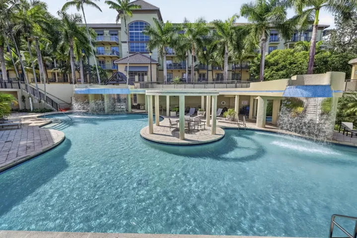Resort style pool & amenties