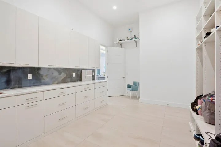 Laundry/Mud Room