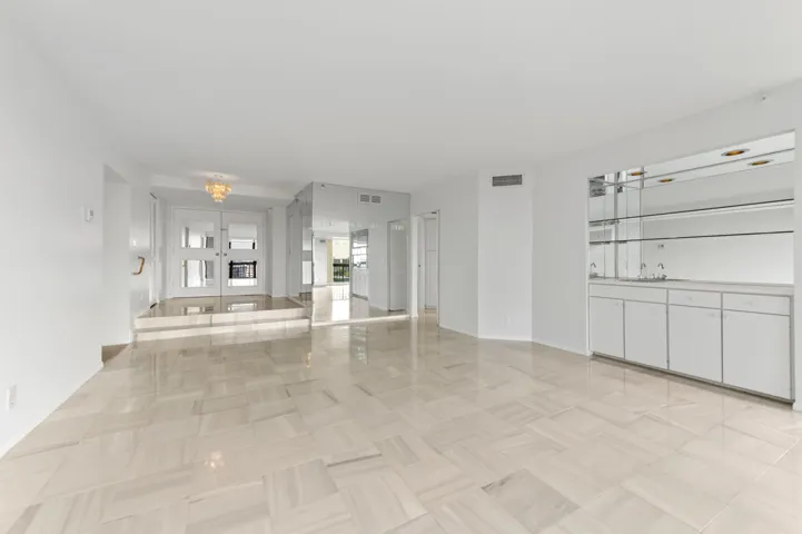 04 Living Room 01
