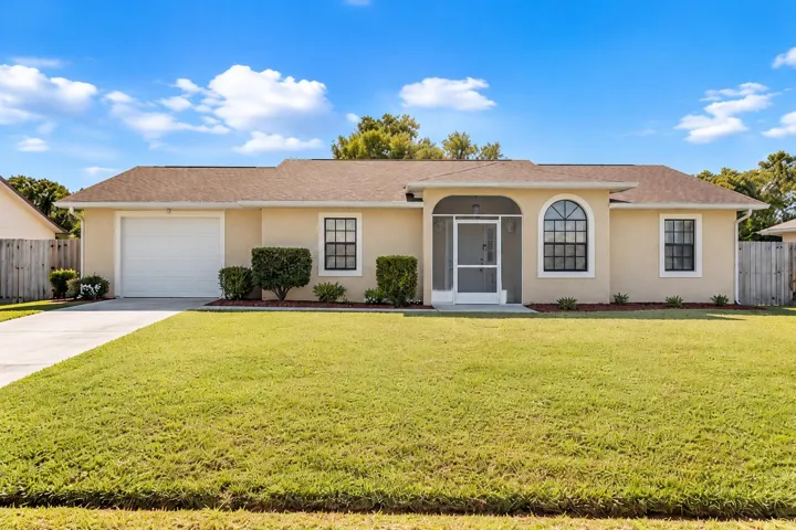 *3Front House