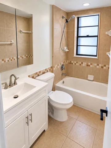 Bright Modern Neutral Bathroom