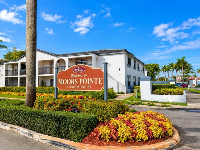 Moors Pointe Condominium Entrance