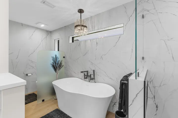 Primary Bath Tub