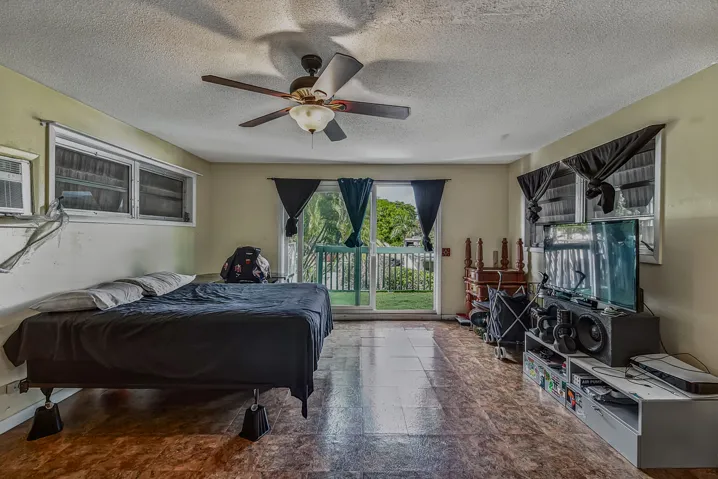2nd floor studio room
