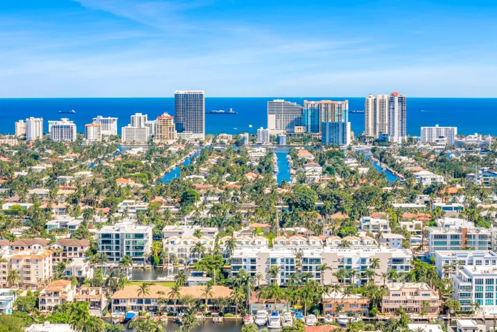 1627 E BROWARD BLVD-54