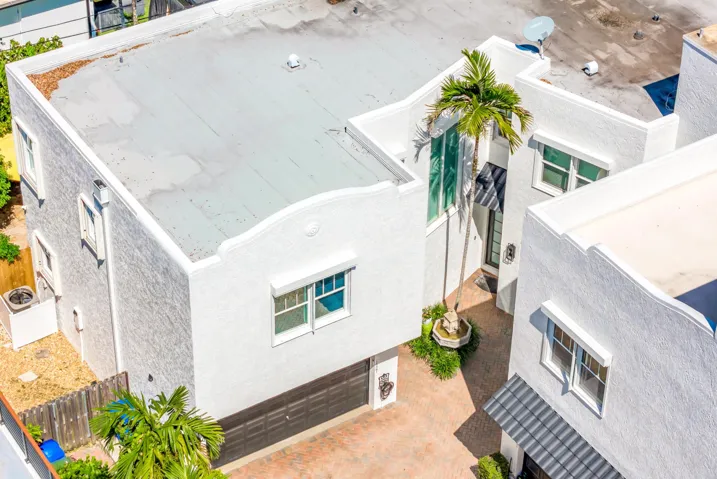 1627 E BROWARD BLVD-52