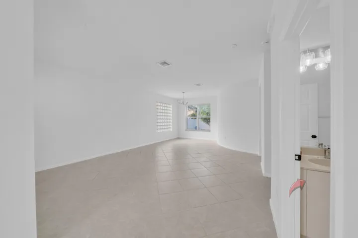 5 Entrance (2)