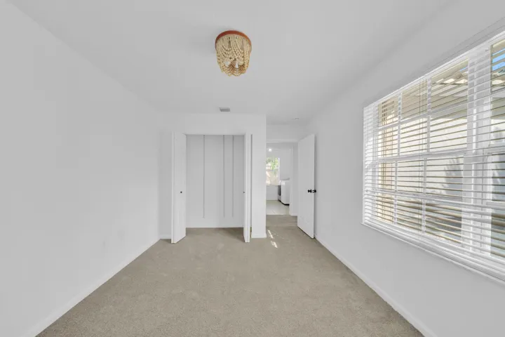 17 Guest Bedroom B (3)