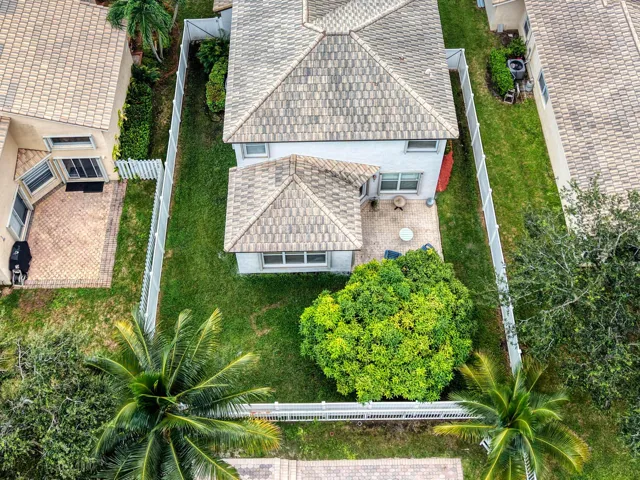 10 Backyard (5)