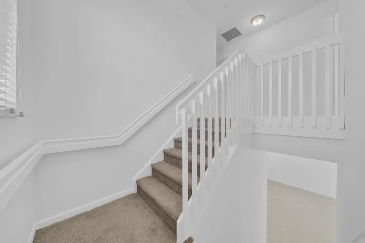 13 Stairwell (2)