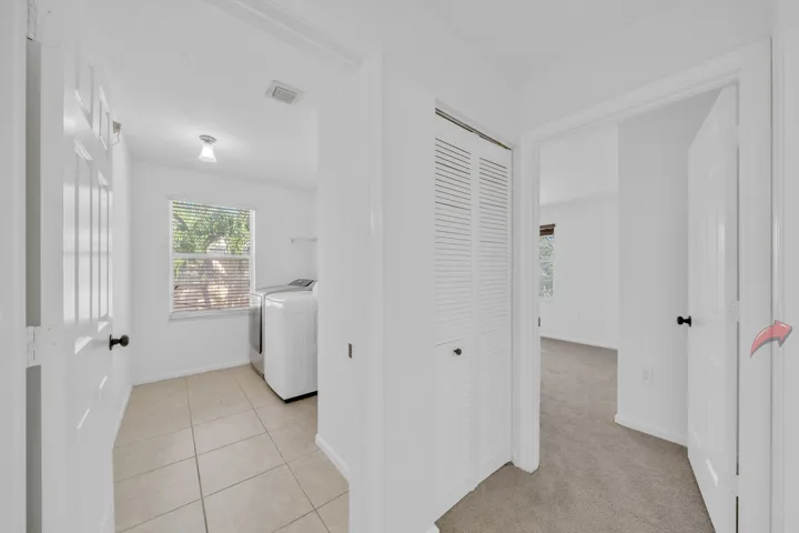18 Foyer