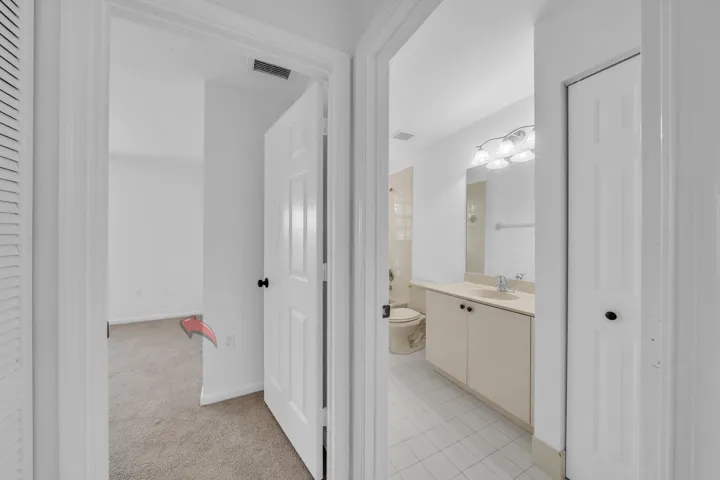 19 Foyer