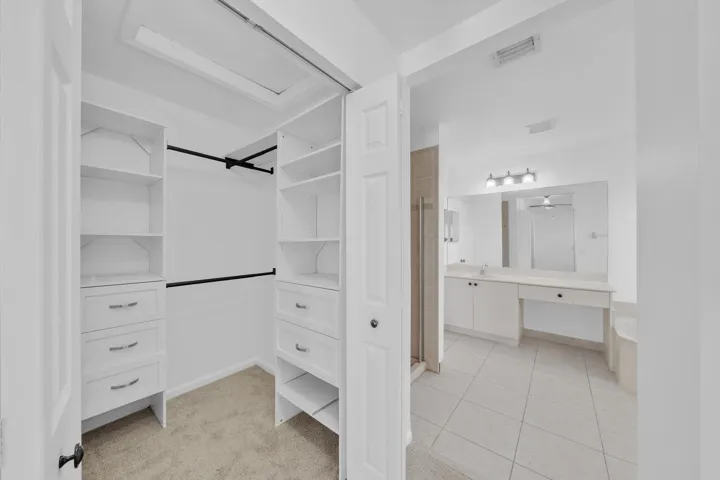 14 Primary Bedroom Suite (4)