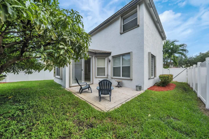 10 Backyard (3)
