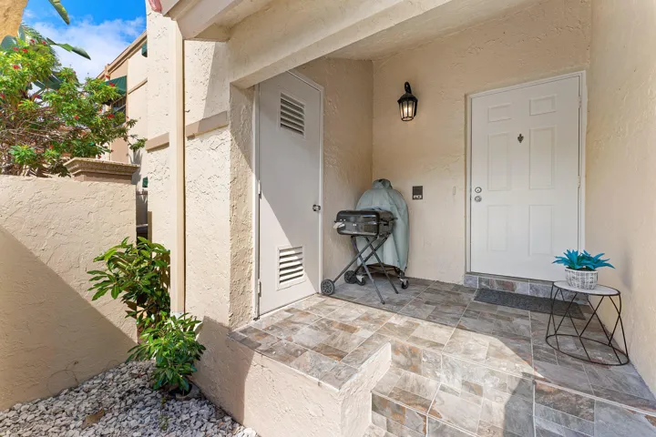 004-6662ViaRegina-BocaRaton-FL-33433-SMA