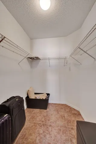 Secondary Bdrm Walk-in