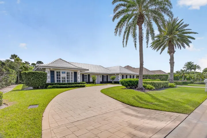 Circular driveway