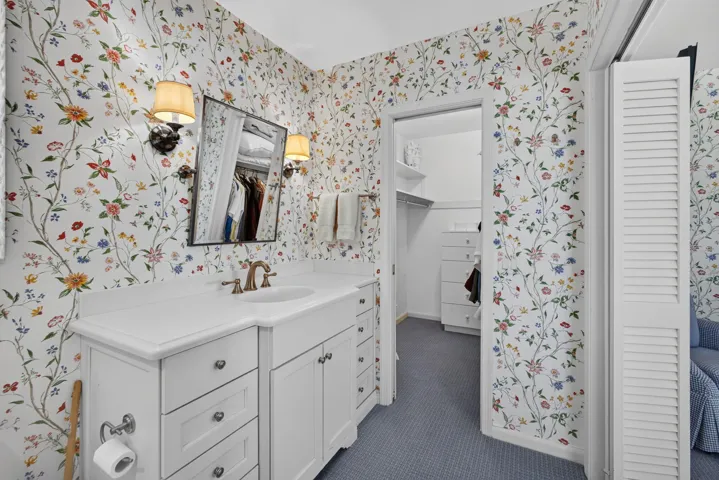 Guest Suite Bathroom
