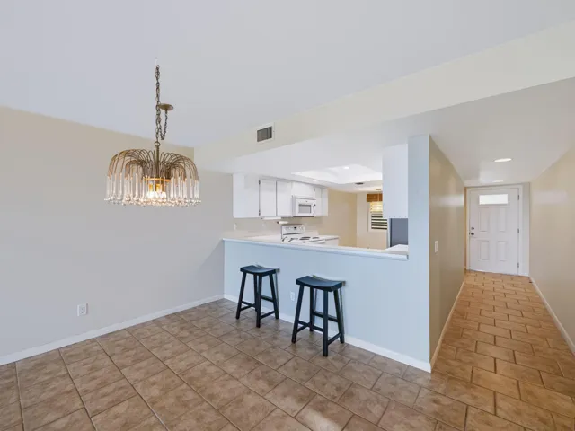 Dining/Kitchen