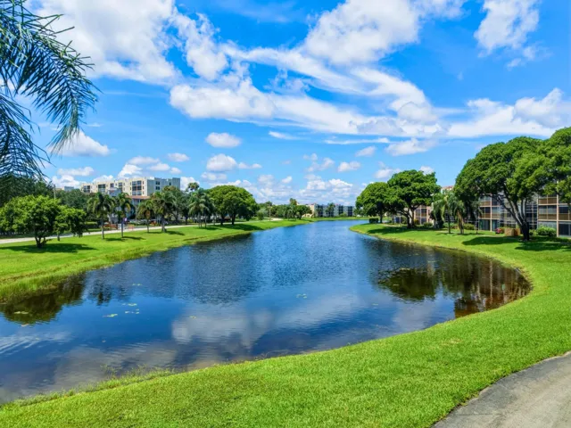 Unit Waterfront