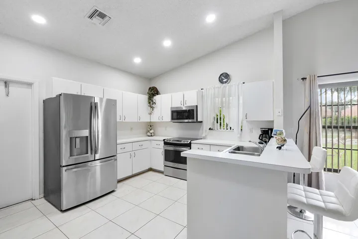 8521 Leeway Ln_022