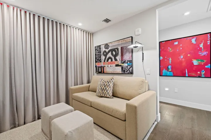 Flex room