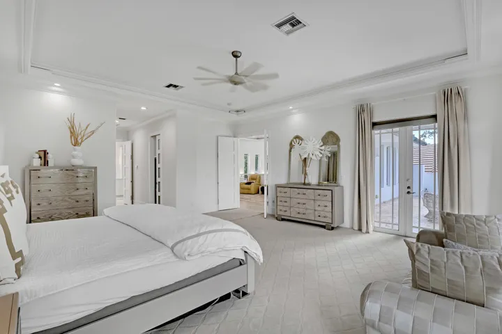 UPSTAIRS MASTER